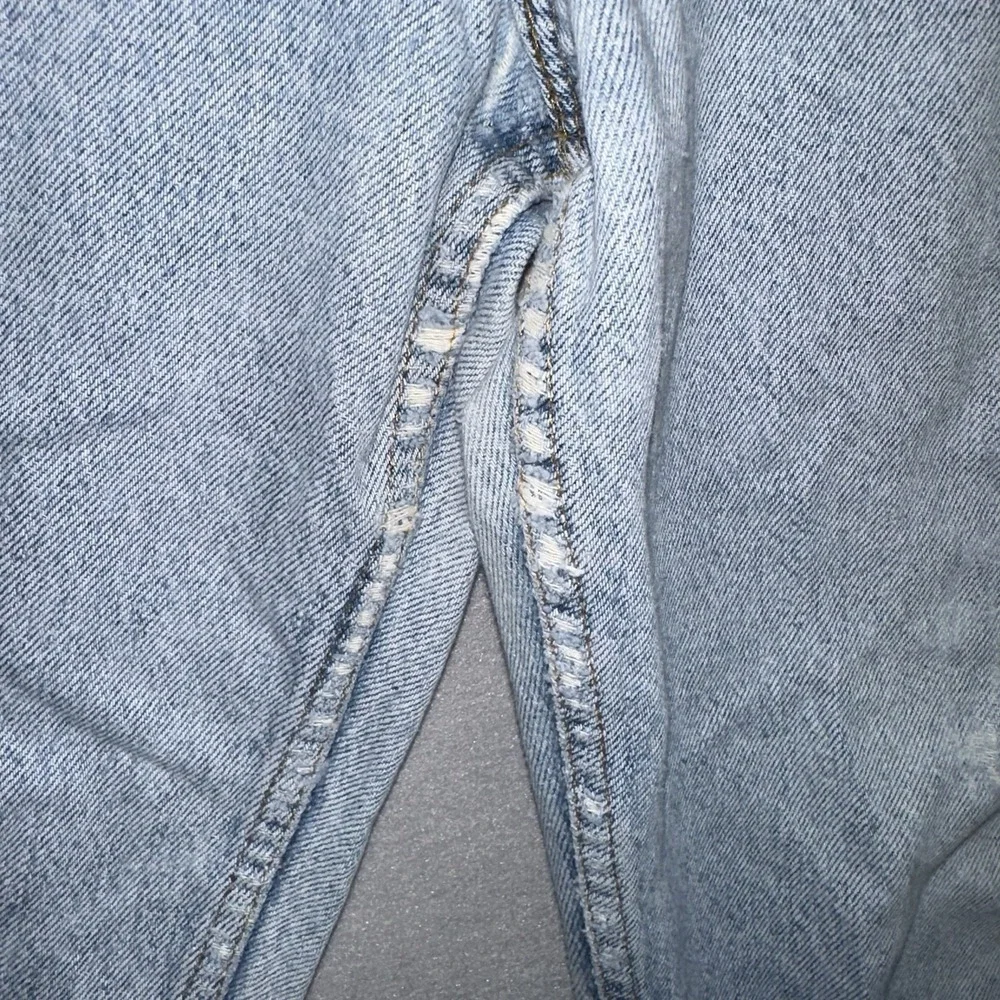 Vtg Levi's USA Light Wash Thrashed Blue Jeans Mens Size 38x30 ( Fits 36x30)